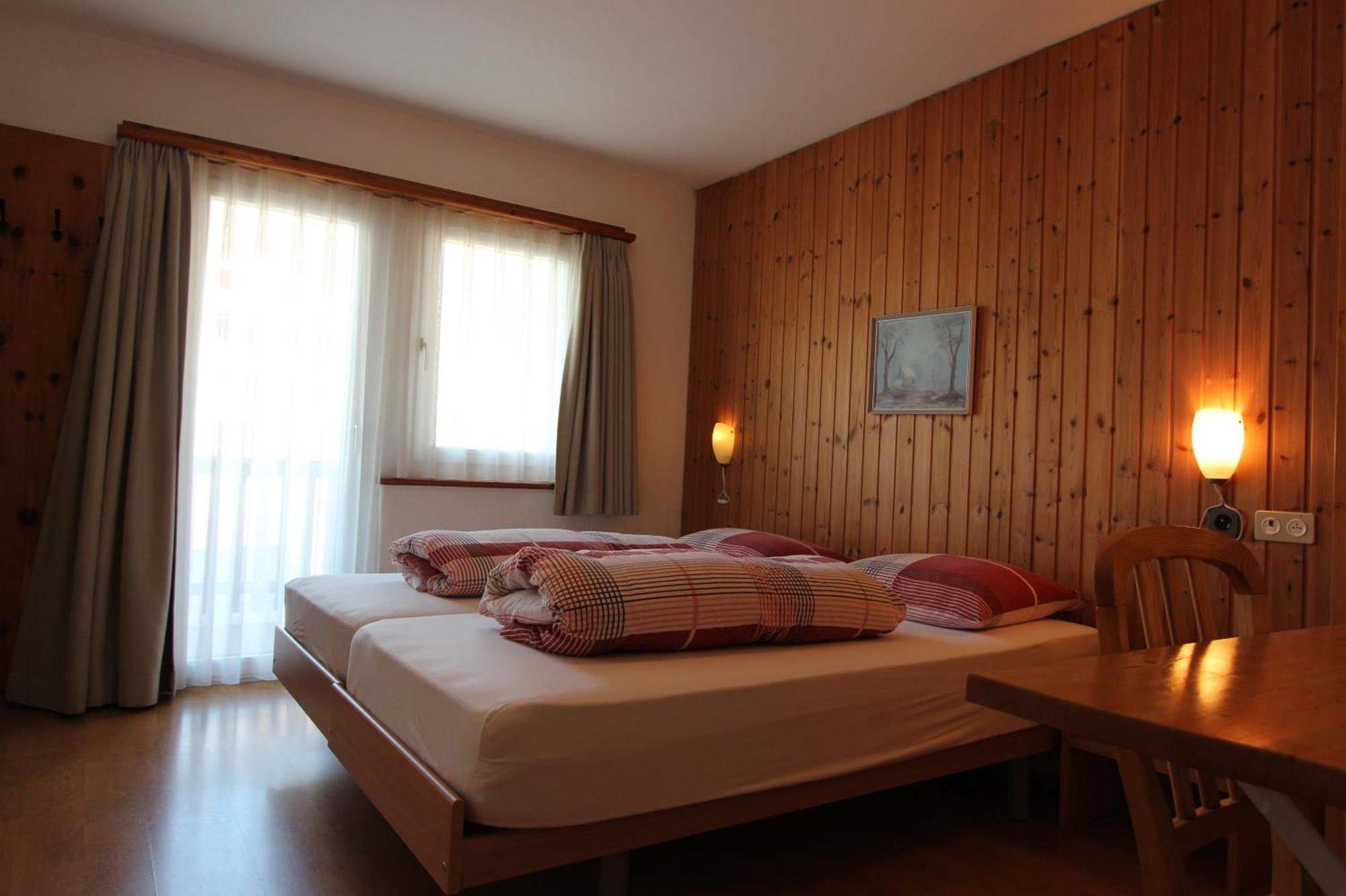 Hotel Al Rom Tschierv Habitación foto